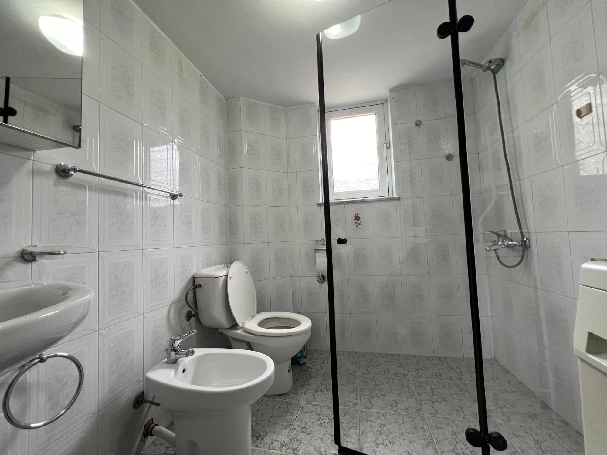 Auberge de jeunesse Sisterhood Rooms- Shared Bathroom Tirana