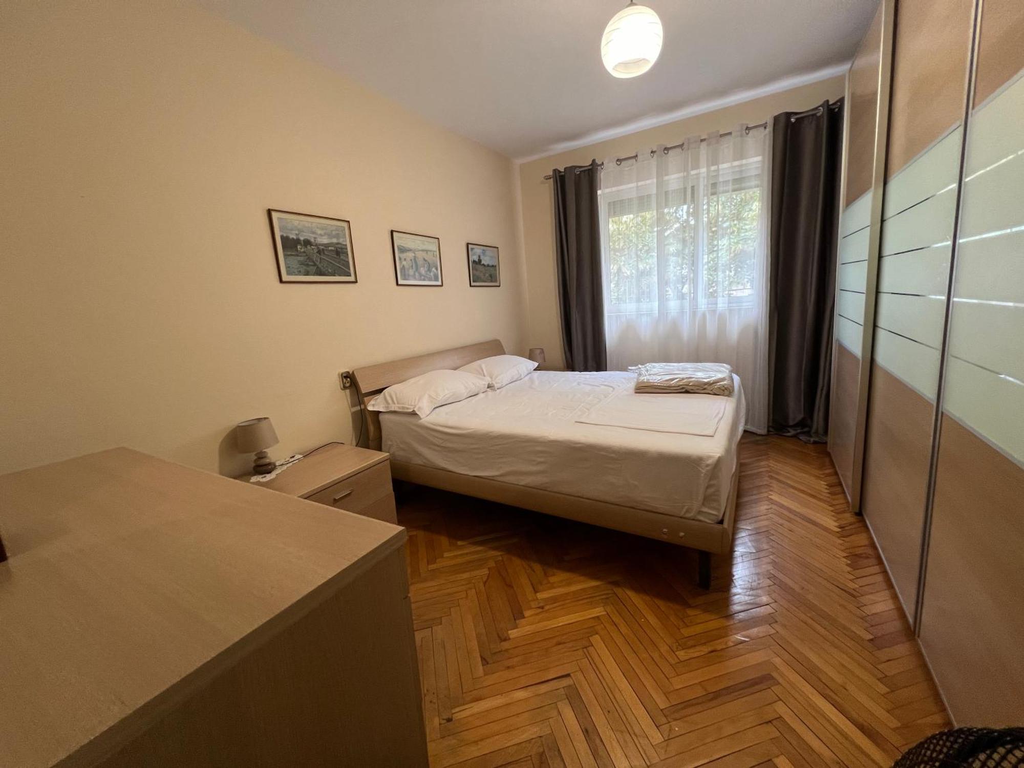 Sisterhood Rooms- Shared Bathroom Auberge de jeunesse Tirana